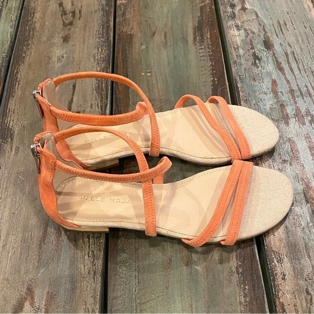Pelle Moda Barnes Strappy Sandals Suede Peach Coral Back Zippers Size 5.5
